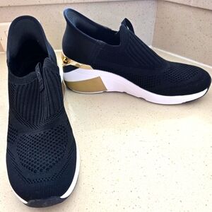 Mark Nason Sketchers 10